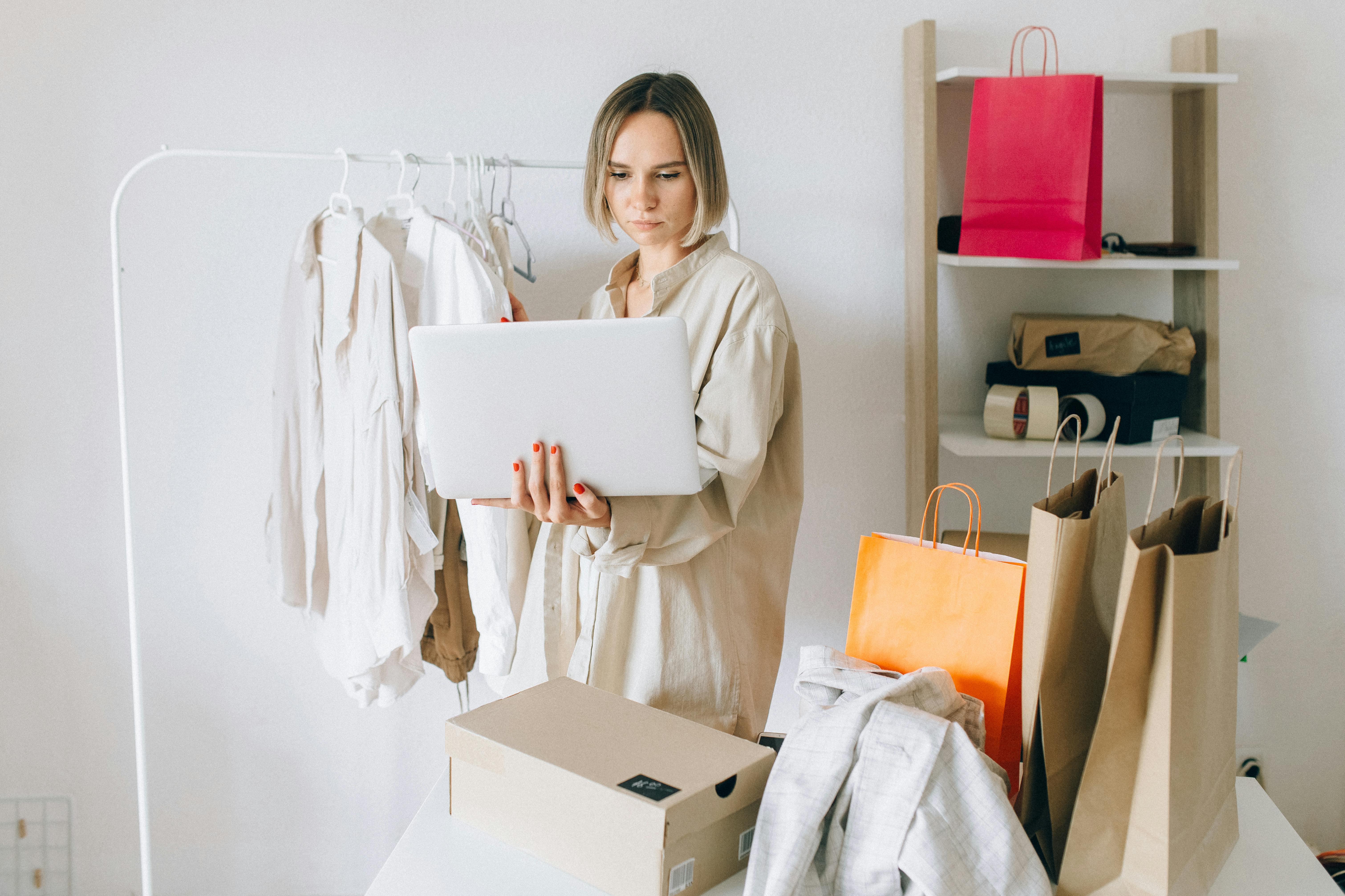 how to start your own online fashion store